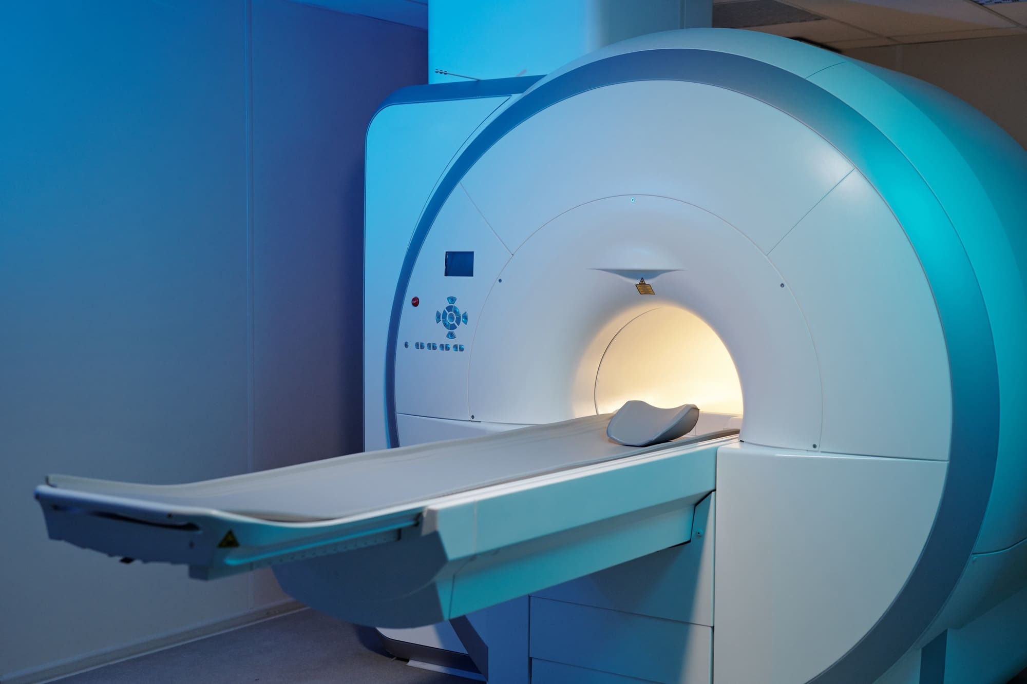 New large mri scan equipment with long table